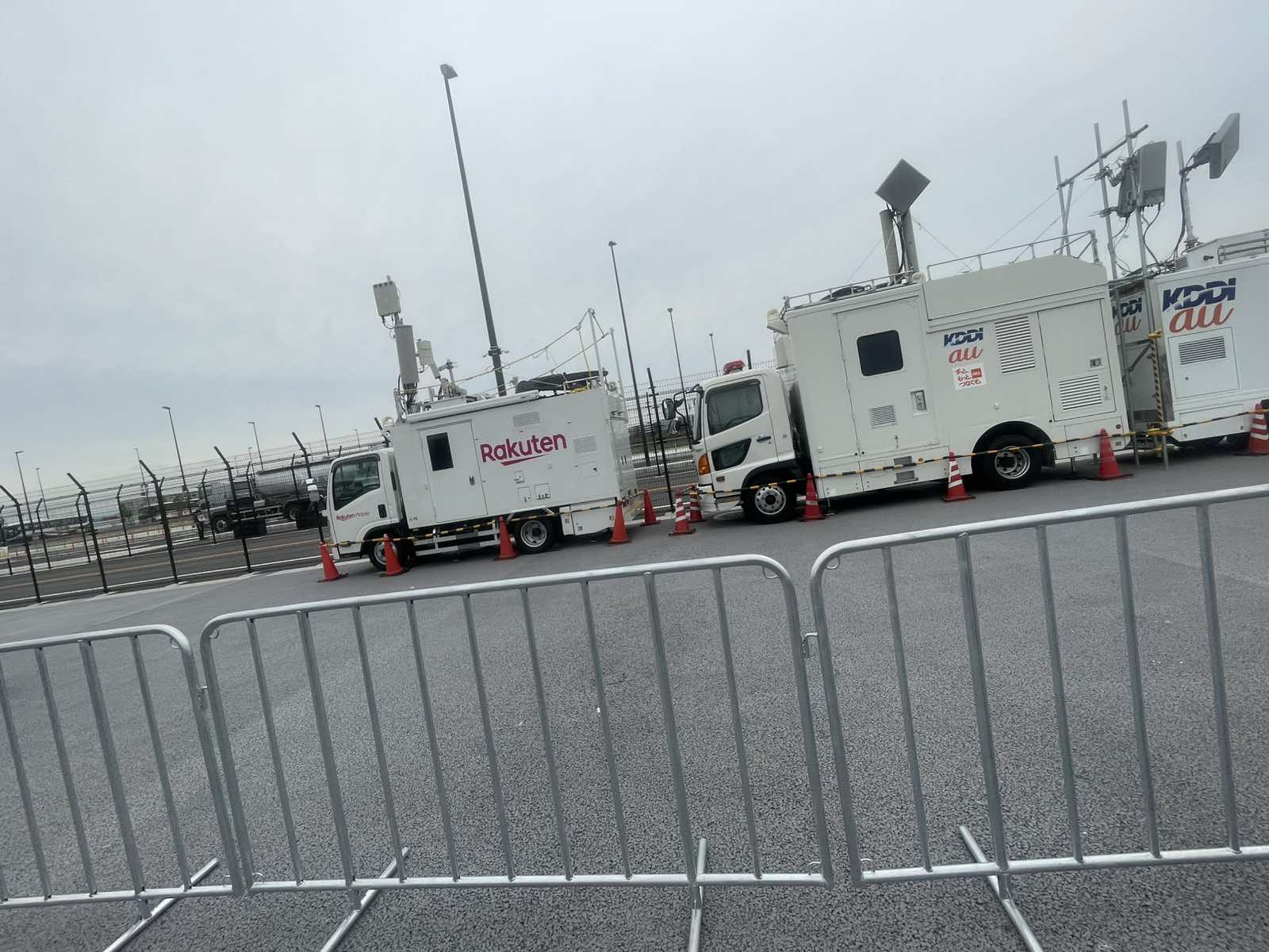 大阪万博会場に設置された楽天モバイルの移動基地局